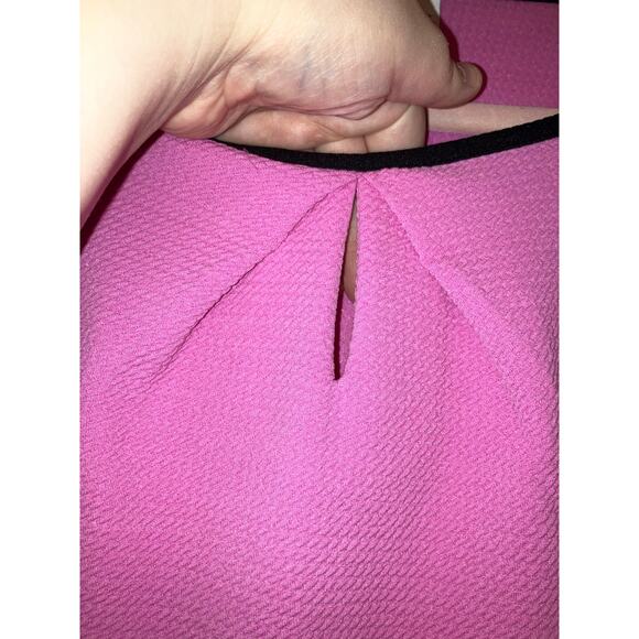 ELLE Pink Textured Knit Peplum Top w/ Keyhole Detail Size Large - Picture 4 of 6